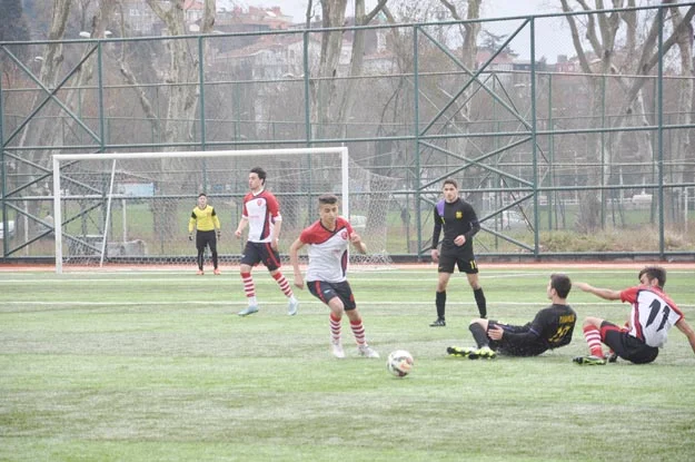 İstanbul U-19 Ligi 19. Grup lideri Çubukluspor, Ortaçeşme Stadı'nda ağırladığı