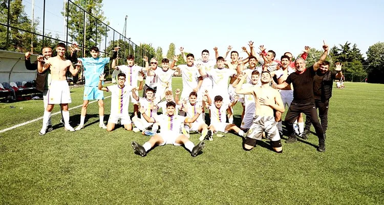 Çubuklu U17 Sezonu grup şampiyonu olarak kapattı 1 cubukluspor 1 A7g41X0zfN