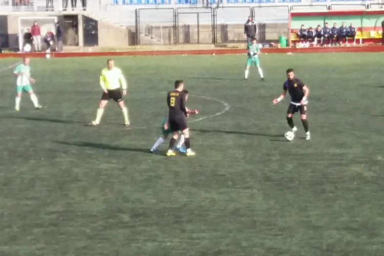 İstanbul SAL 4. Grupta 16. haftanın önemli maçında Çubukluspor, 