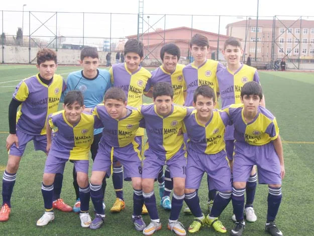 U-14 Ligi 4. Hafta mücadelesinde Pendik Güllübağlar sahasında lider Pendikgücü