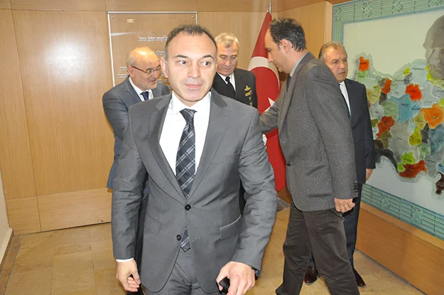 İlçede gerçekleştirilen yarışmada "Seni Görüyorum Cumhuriyet" adlı şiiriyle birinci olan