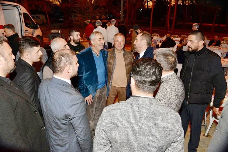 Cumhur İttifakı iftarı Beykoz pazarcılarıyla birlikte açtı 2 cumhur ittifak beykoz iftar 2 2quIoJ8tlC