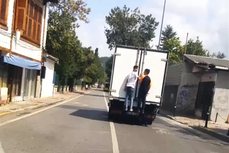 Paşabahçe’den Beykoz Merkez’e devam eden toptancı kamyonunun arkasına takılan iki