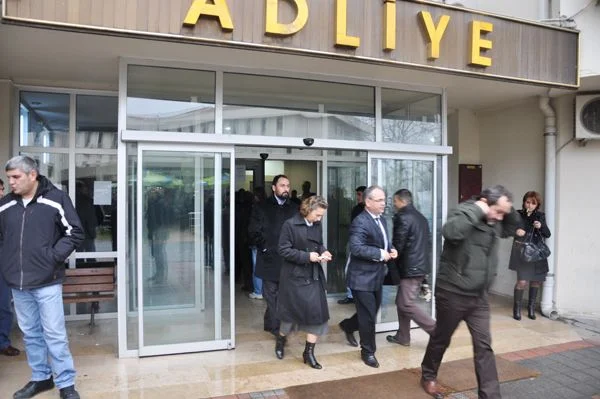 Halk davasına sahip çıkmadı 2 dava 8 sub 0OTQqXUFCe