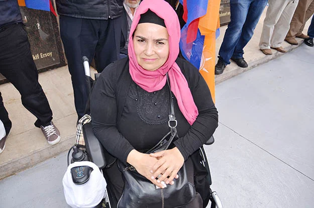 AK Parti Genel Başkanı ve Başbakan Ahmet Davutoğlu'nu Beykoz'da binlerce