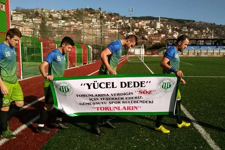 Beykoz’un amatör kulüplerinden olan Gümüşsuyusporlu oyuncuların geçen hafta taşıdıkları pankartın