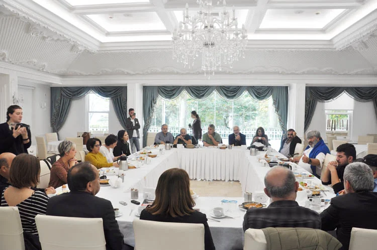 demirel beykoz yerel basiniyla bir araya geldi 6 MvI9kMpwPv