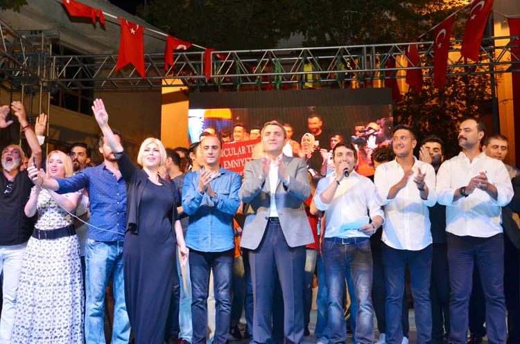 demokrasi nobeti radyo 21 GNV00Wy em