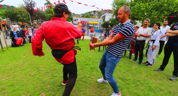 Beykoz'un tanınan tekvando hocası Osman Günaçtı, 19 Mayıs Kutlamalarının ardından