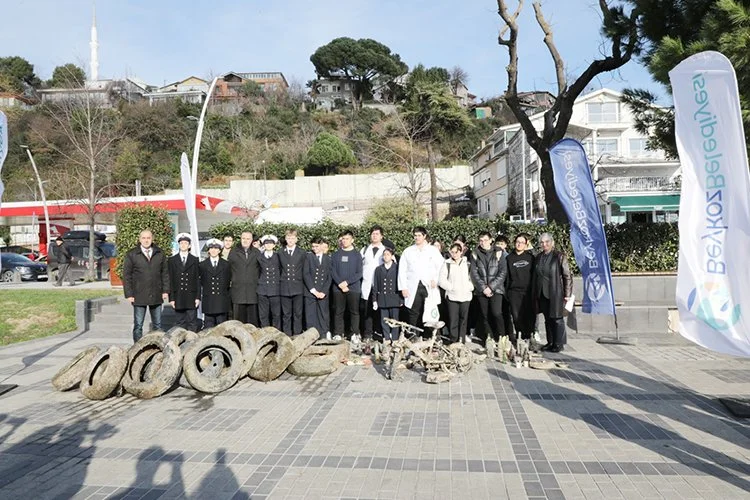 Beykoz’da gerçekleşen “Dışardan Bakınca Göremedikleriniz” sualtı temizliği ab etkinliğiyle denizleri