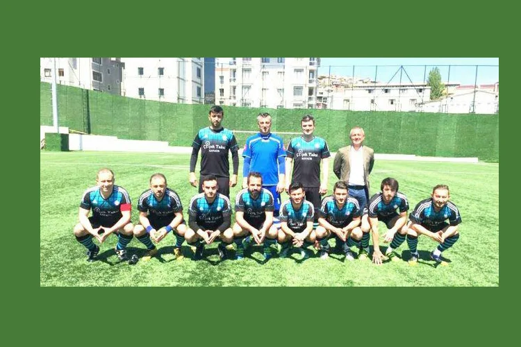Beykoz temsilcisi orta sıralarda yer alan rakibini beş golle geçerek