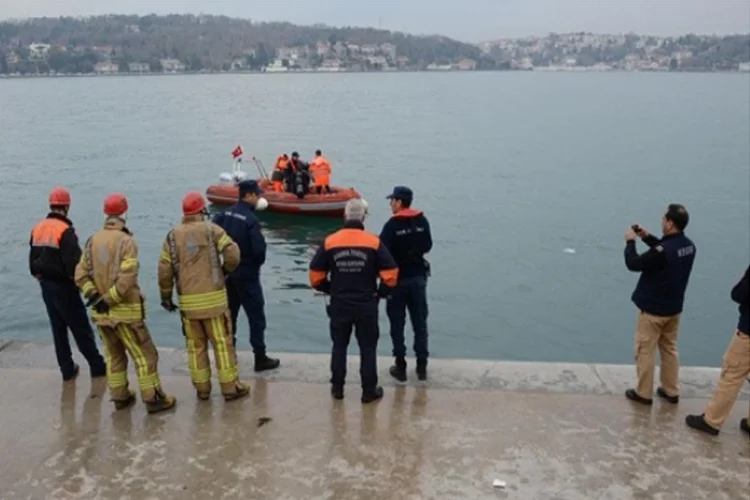 Beykoz Kanlıca'da Gülşen Bayrak'ın kullandığı otomobil denize uçtu. Bölgede kısa