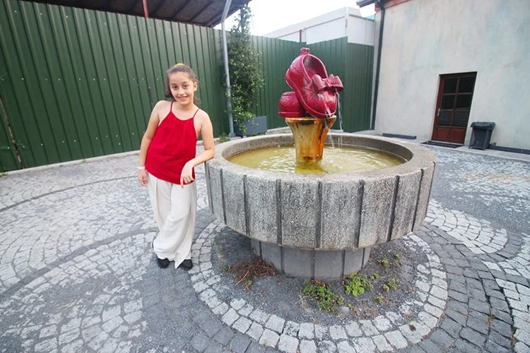 deri kundu WoYD6e3Q29