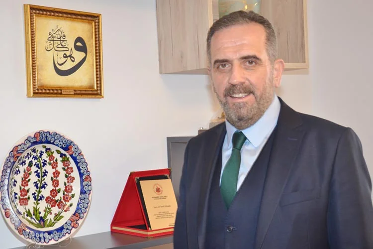 1967 yılında Çavuşbaşı'nda doğdu. Aslen Trabzonludur…