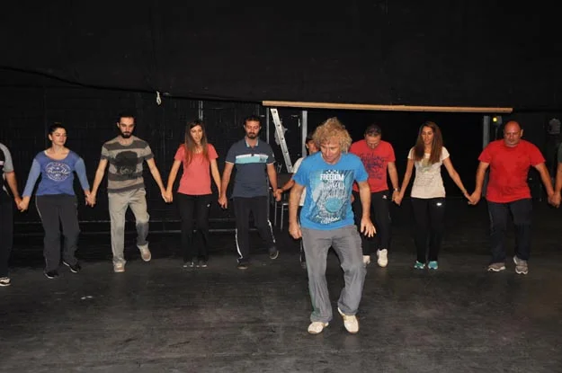 Beykozlu Doğu Karadenizliler Derneği'nde kemençe eşliğinde gerçekleştirilen horon günleri başladı.