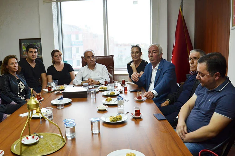 CHP Beykoz İlçe Başkanı Aydın Düzgün ve yöneticileri, Beykozlu Doğu