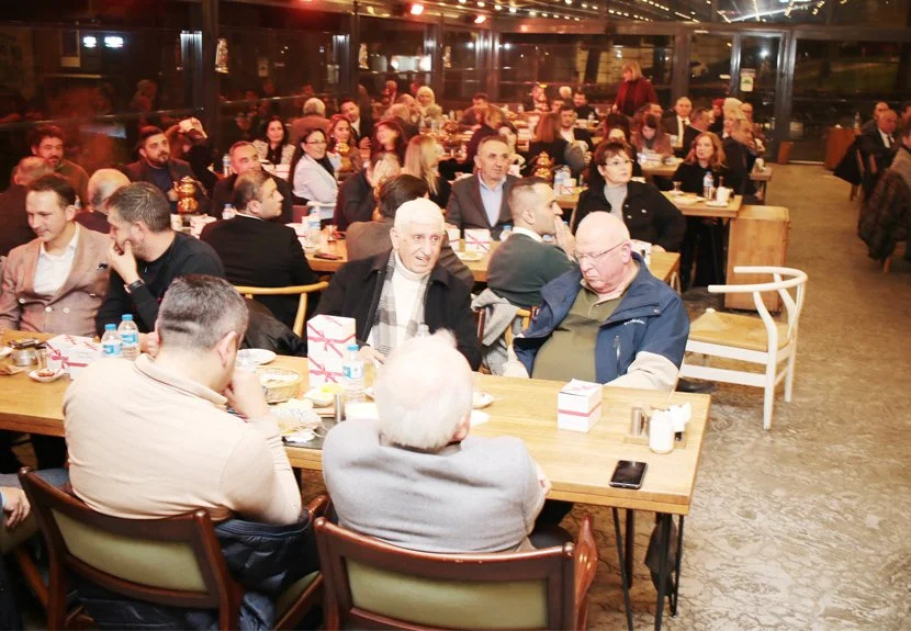 Dost Beykoz 25 yıl önce başladığı yayın hayatında çeyrek asrını