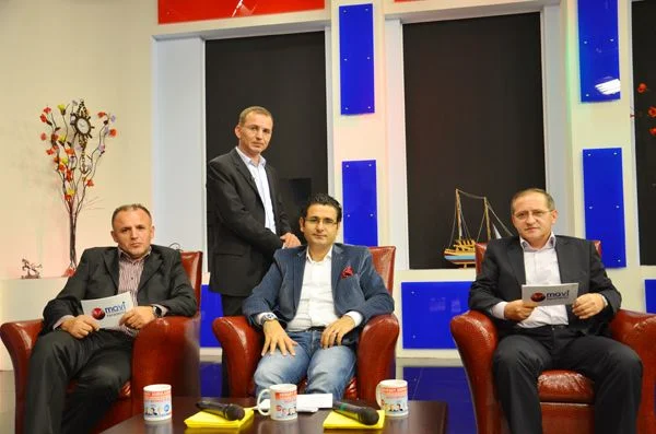 Dört saatlik canlı yayında Dost Beykoz yazarlarının sorularını cevaplayan Beykoz