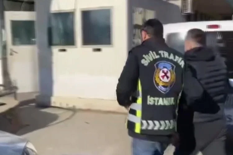 Beykoz Çubuklu'da drift yaparak trafiği tehlikeye düşüren araç sürücüsüne 22