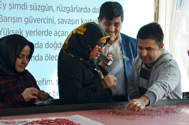 Beykoz'da Cumhuriyet'in 96. Kuruluş Yıl Dönümü anısına, 240 bin cam