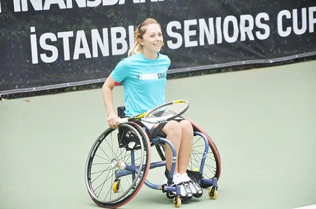 ebru beyko ZKFGmsqw8D