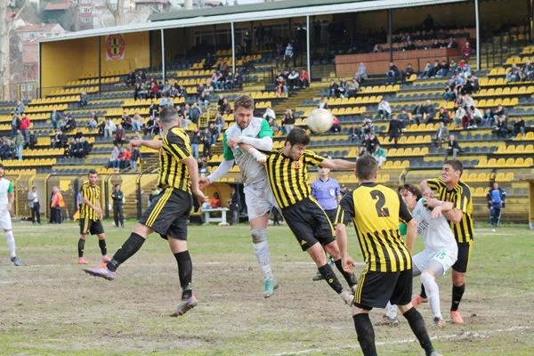 Vefaspor, Beykoz 1908 A.Ş.’yi 2-0 yenerek sarı-siyahlı ekibinin hayallerine matematiksel