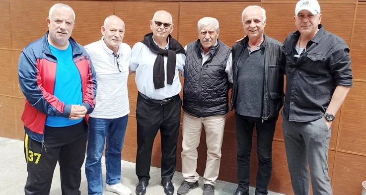 1970'li yıllarda Beykoz’dan forma giyen ve daha sonraki süreçlerde sarı