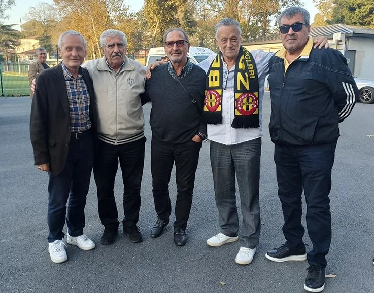 Beykoz’un efsaneleri Beykoz Stadında buluştu 1 efsane kapak 3 OKWmWjGk9S