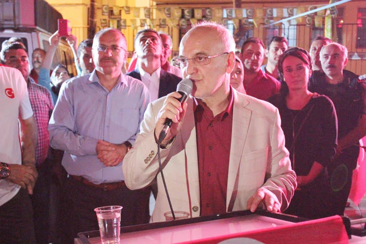 egitim camiasi darbe 16 X LcSvzl