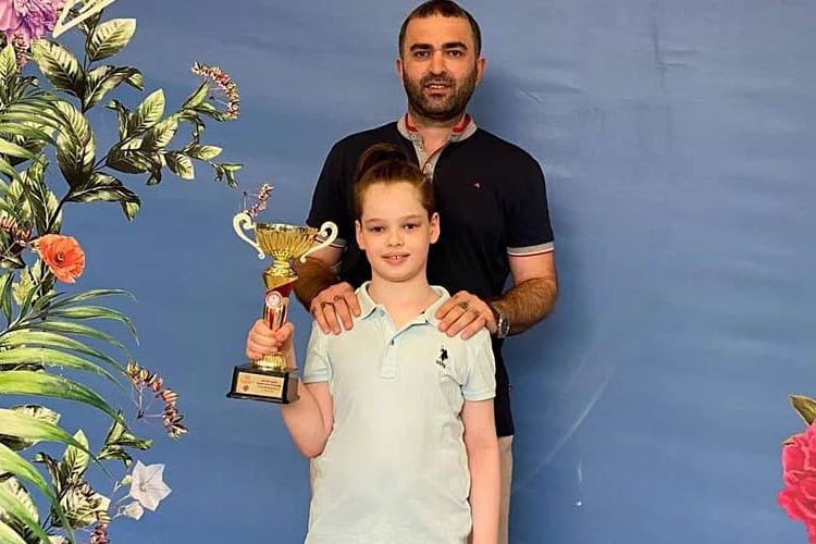 Düzenlenen birçok satranç turnuvalarında şampiyonlukları olan Beykoz Halide Edip İlkokulu