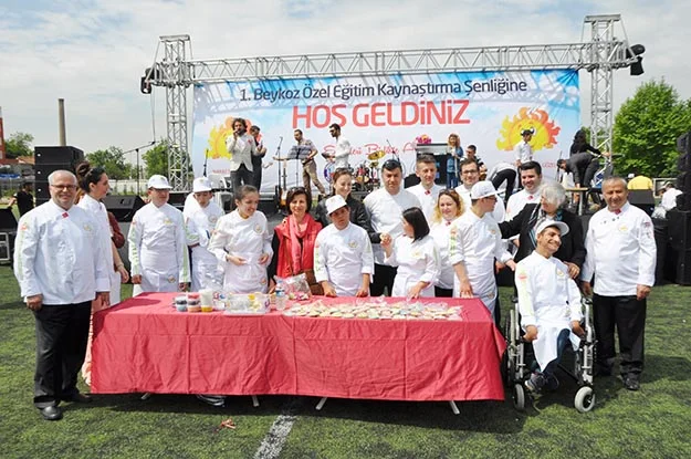 Bu yıl birincisi düzenlenen Özel Eğitim Kaynaştırma Şenliği'nde oldukça duygusal