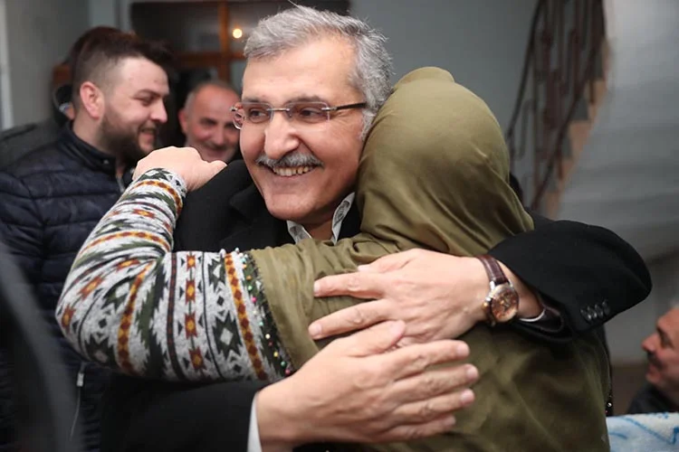 Beykoz Elmalı Mahallesi’nde ikamet eden Emine Teyze, Cumhurbaşkanı Erdoğan’a duyduğu