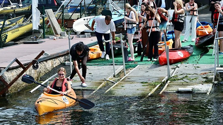 erasmus 2 ANHyRmcJ1N