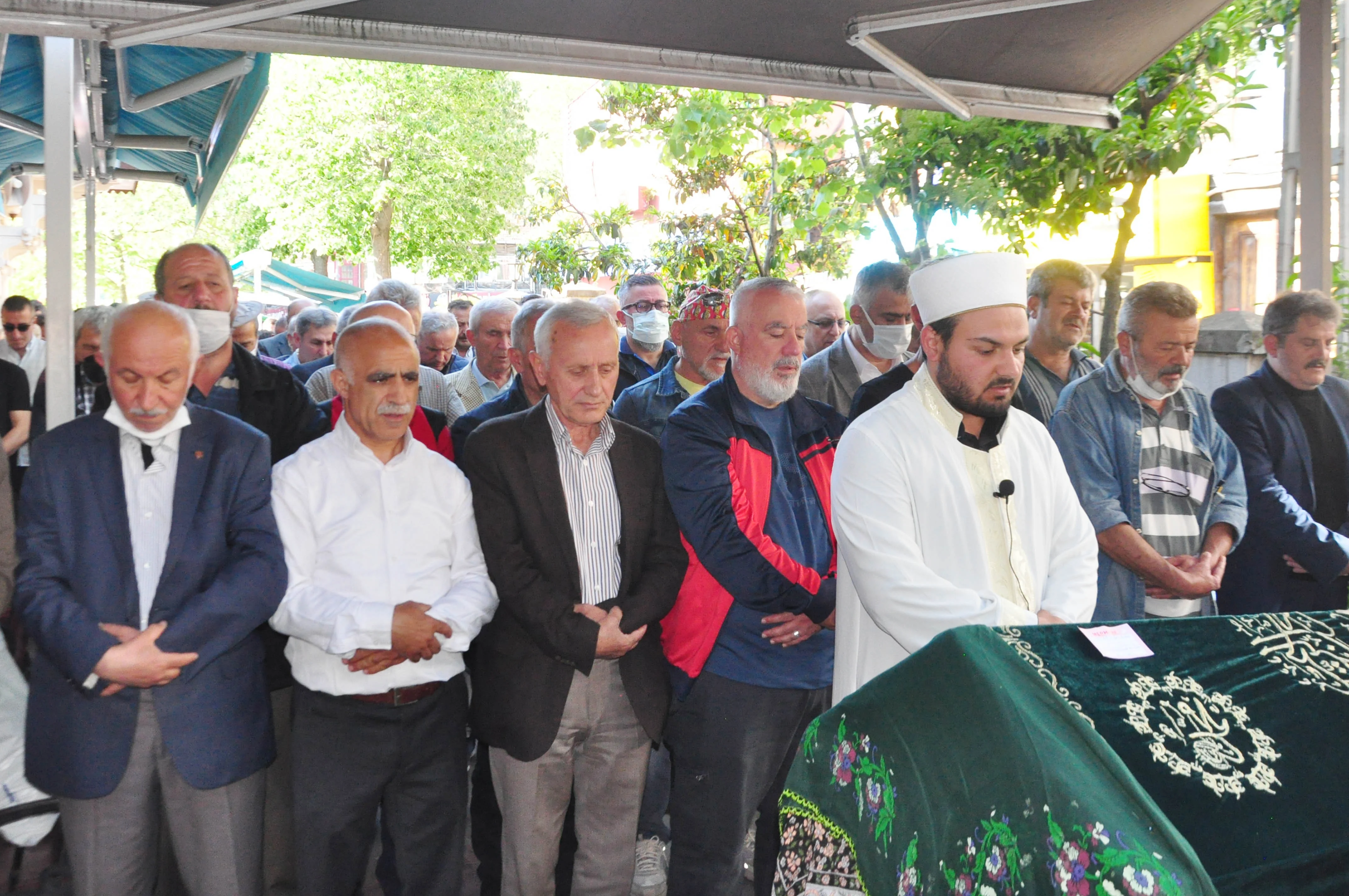 ercancenazedb4 RWcmvRSZMg