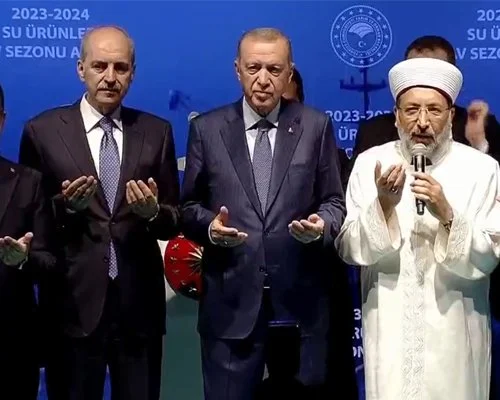 Cumhurbaşkanı Recep Tayyip Erdoğan, Beykoz Poyrazköy Limanı'nda düzenlenen Su Ürünleri