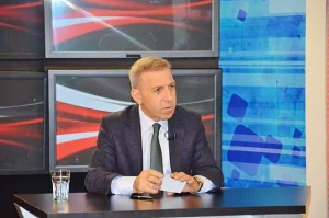 Hepimiz biliriz, biliriz de, lafa geldi mi mangalda kül bırakmayız