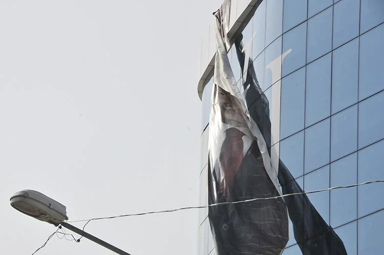 Beykoz Kavacık Mahallesi Kavşağı’nda asılı bulunan Cumhurbaşkanı Erdoğan’ın dev posteri