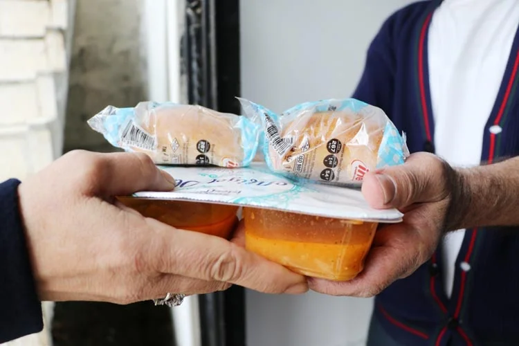 AK Parti Beykoz Kadın Kolları ve Beykoz esnafı “Paylaş ki