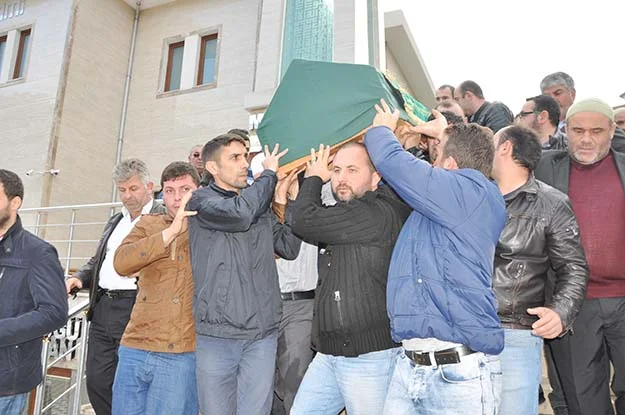 Kavacık'ta eşiyle birlikte yürürken üzerine yıldırım düşen Fatih Uludağ, henüz