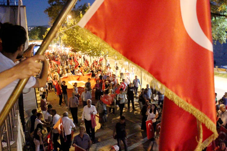 fener alayi secili 8 yooW2H8TzU