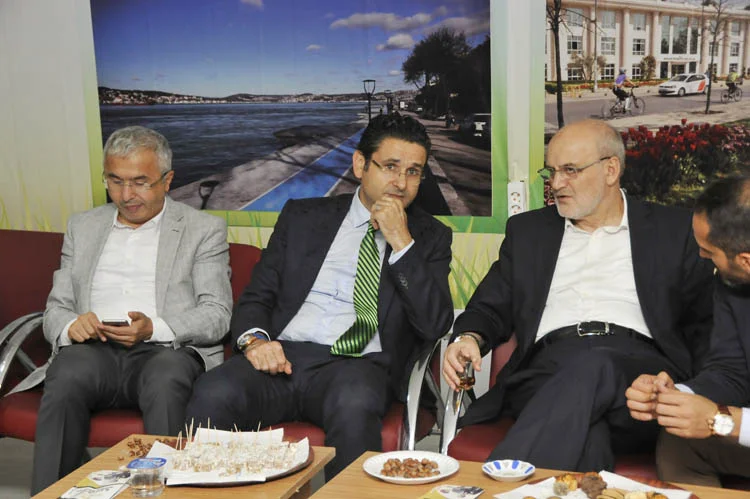 fest yag 4 tgbITGkKfE