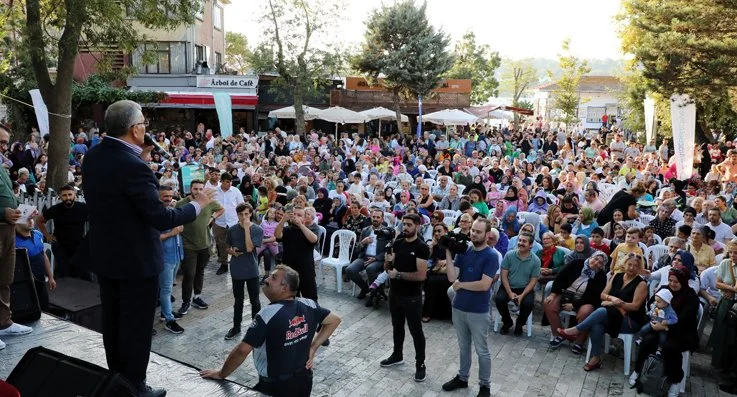 Beykoz Kanlıca Mahallesinde her yıl geleneksel olarak yapılan yoğurt festivali
