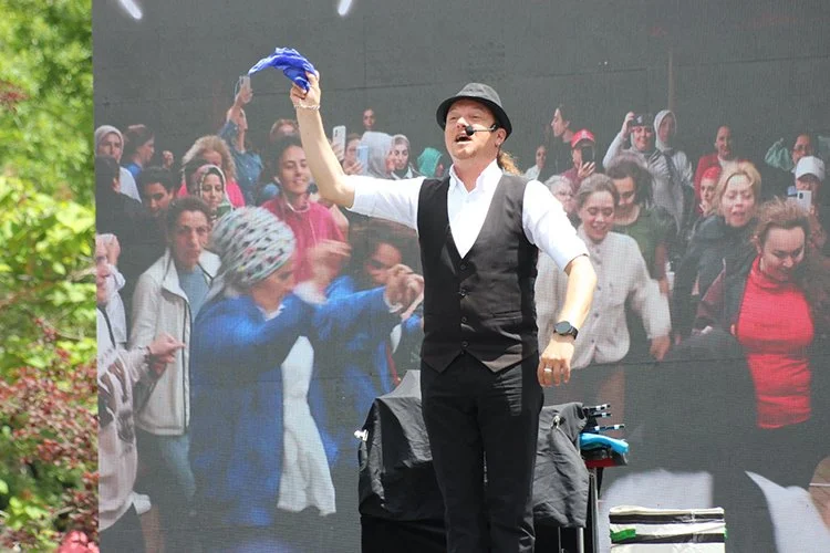 festival 2 LvAZWzgaSH