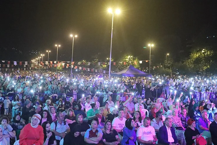 Beykoz Çayırı’nda Karadeniz rüzgarı fırtınaya dönüştü 4 festival beyk 38ddsooZQ5