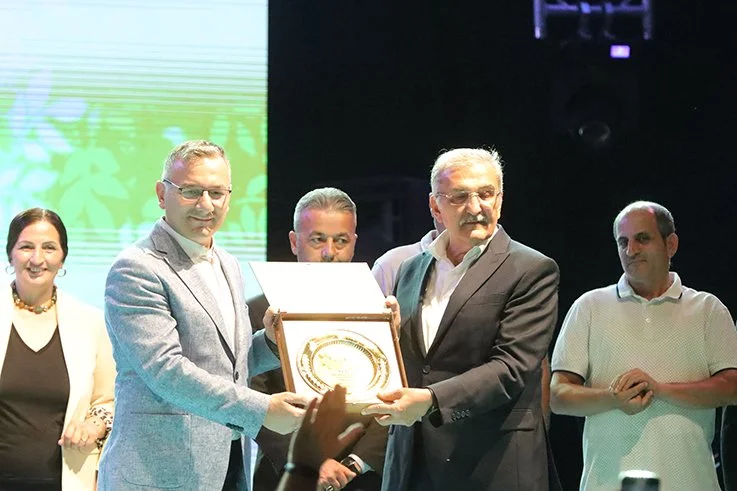 Beykoz Çayırı’nda Karadeniz rüzgarı fırtınaya dönüştü 8 festival beyk 8ROOROhKbw