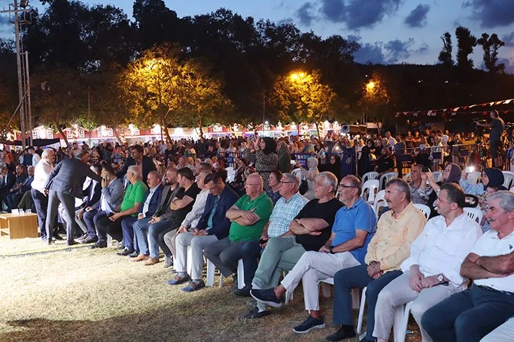 Beykoz Çayırı’nda Karadeniz rüzgarı fırtınaya dönüştü 6 festival beyko MMr2Tebi i