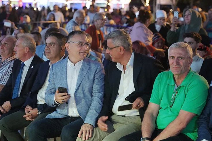 Beykoz Çayırı’nda Karadeniz rüzgarı fırtınaya dönüştü 9 festival beyko uk CHQEq F