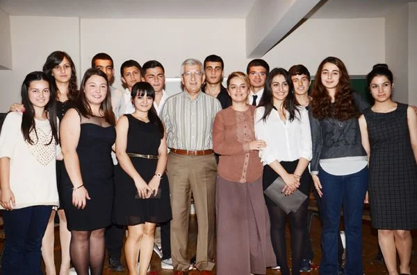 Beykoz Fevzi Çakmak Lisesi öğrencilerinin dönem sonu şiir dinletisi mest