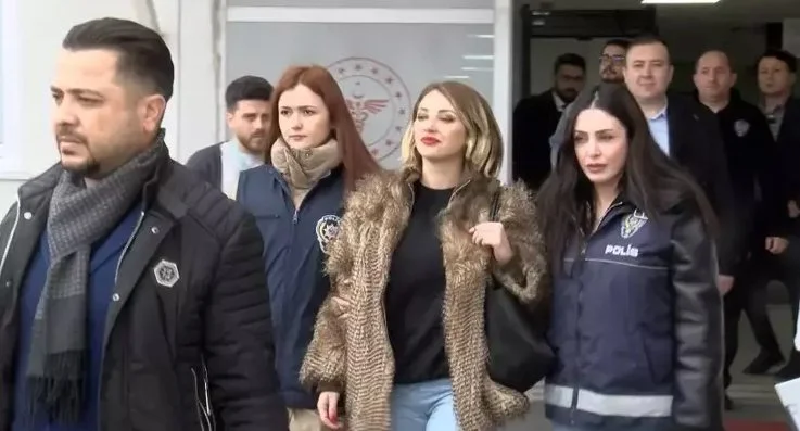 Beykoz Adliyesinde mahkemeye çıkarılan Avukat Feyza Altun'un serbest bırakılmasına Beykoz