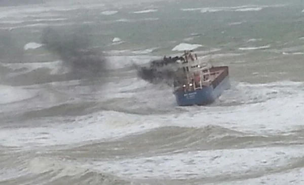 Karadeniz’de patlayan Karayel fırtınası, kurtarma operasyonuna giden Beykozlu denizcileri yuttu.